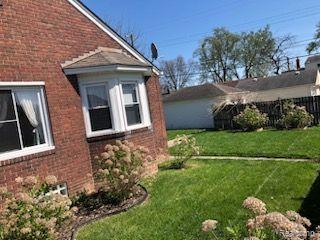 581 ANTOINE Street, Wyandotte, MI 48192 — Photo 41
