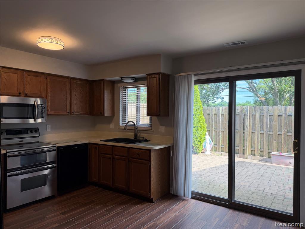 5220 W Utica Road, Utica, MI 48317 — Photo 12