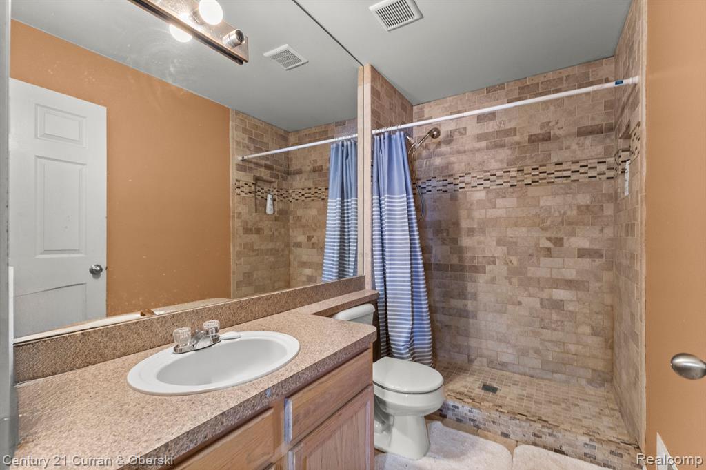 13765 COUNTRY WALK Boulevard, Belleville, MI 48111 — Photo 18