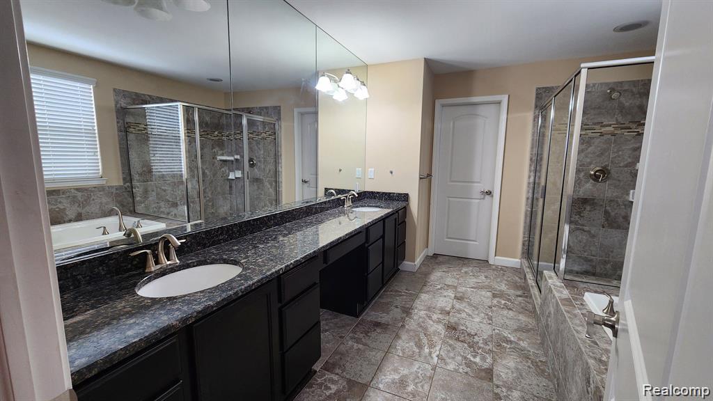 4872 W Stonegate Circle, Lake Orion, MI — Photo 14
