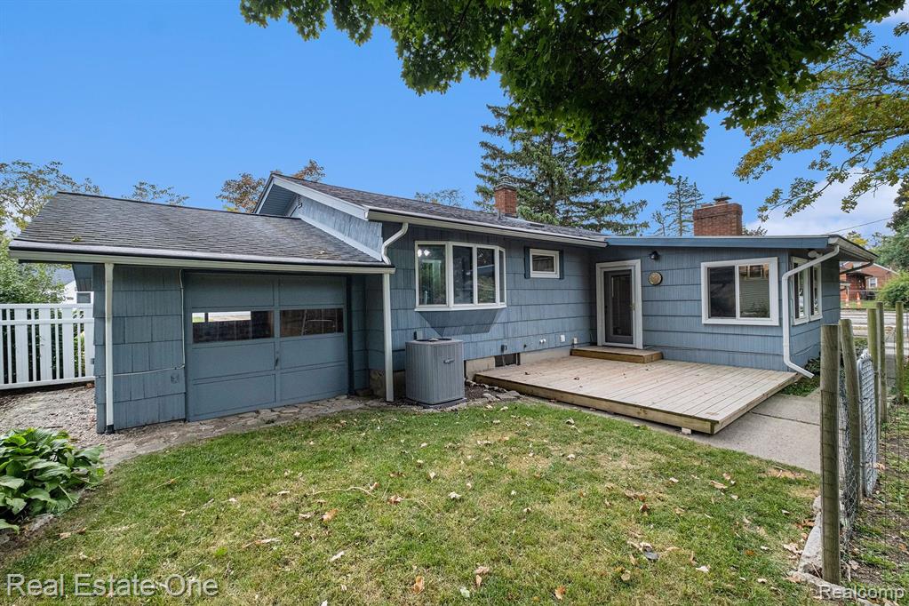 617 FOREST Drive, Fenton, MI 48430 — Photo 21
