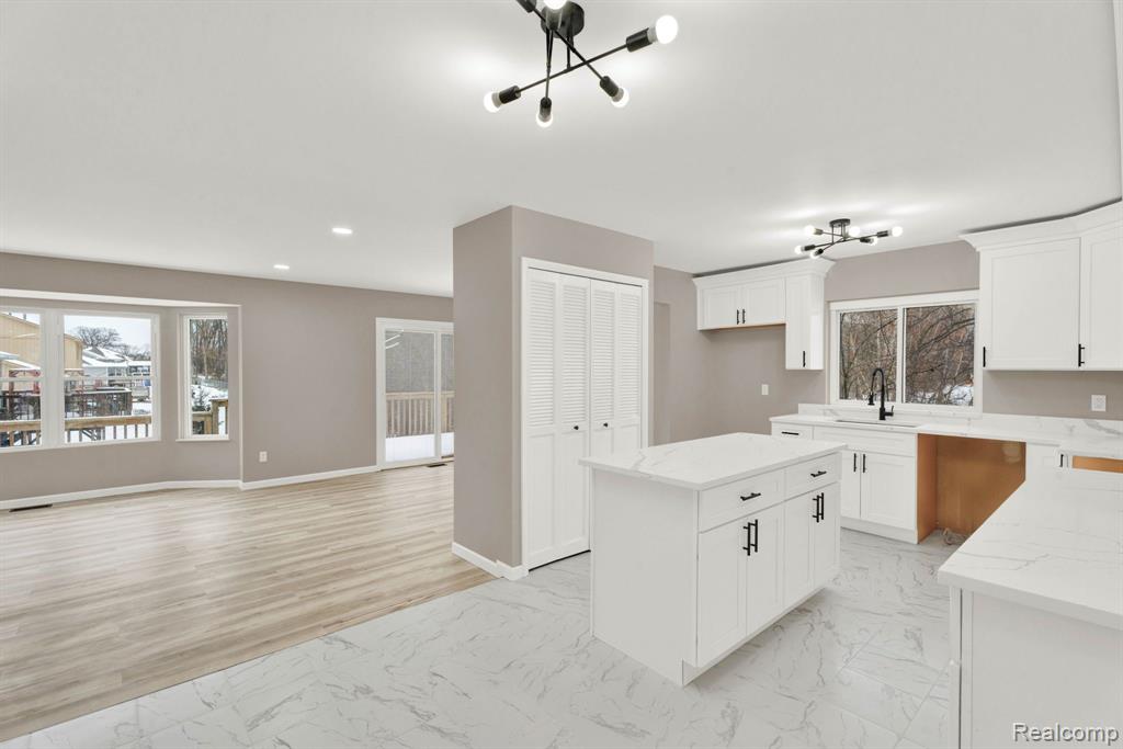 7820 Rampart Trail, Waterford, MI 48327 — Photo 19