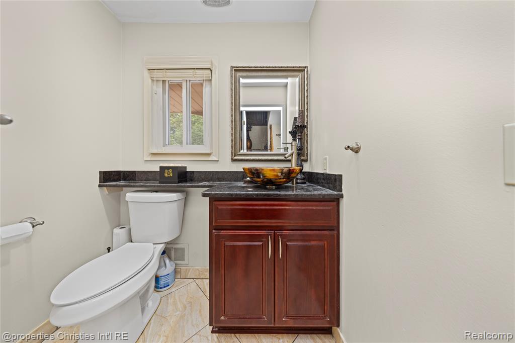 7178 Heather Heath, West Bloomfield, MI — Photo 17
