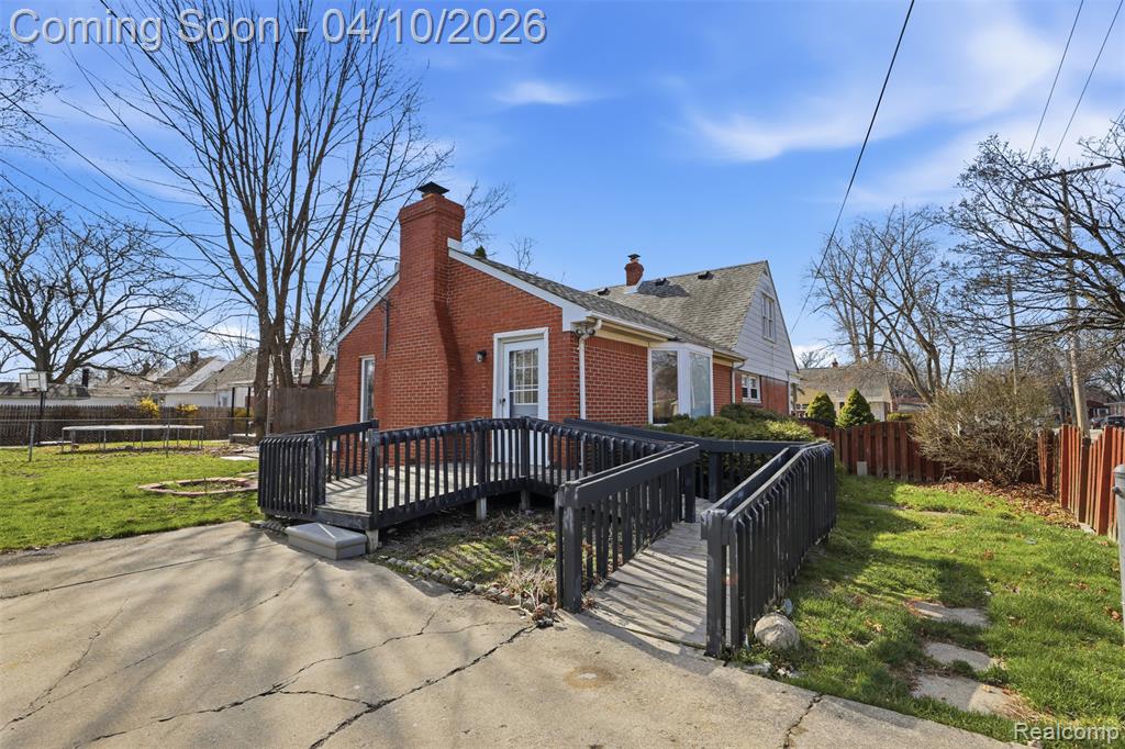 20201 Lancaster Street, Harper Woods, MI 48225 — Photo 31