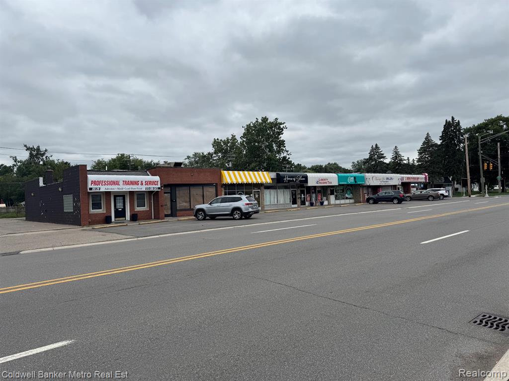 26193 W 6 Mile Rd Road, Redford, MI 48240 — Photo 2