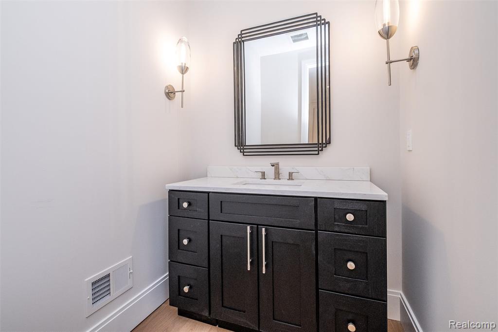 4428 Tonawanda Avenue, Royal Oak, MI 48073 — Photo 8