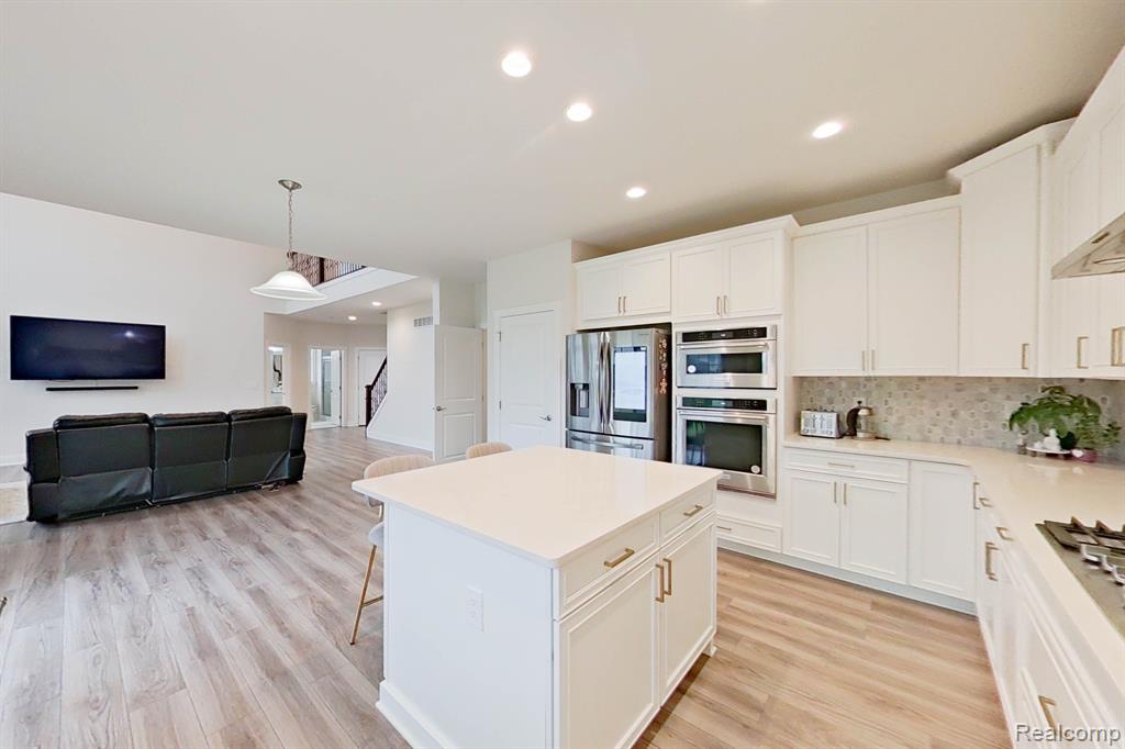 51060 LAUREL Park Drive, Canton, MI 48188 — Photo 22