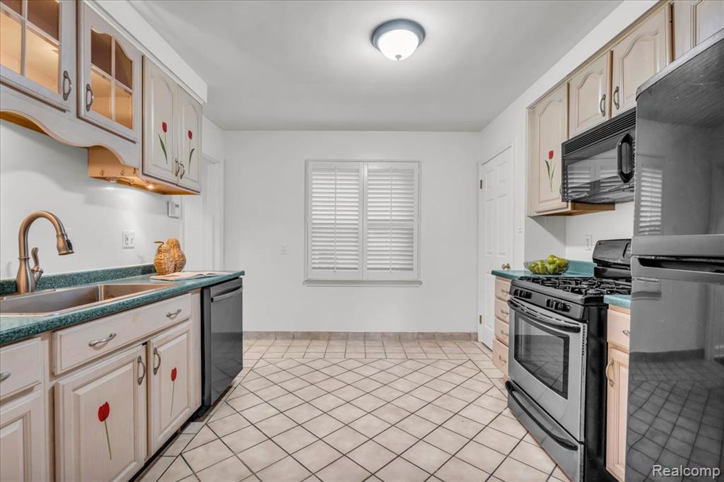 4800 BISHOP Street, Detroit, MI 48224 — Photo 12