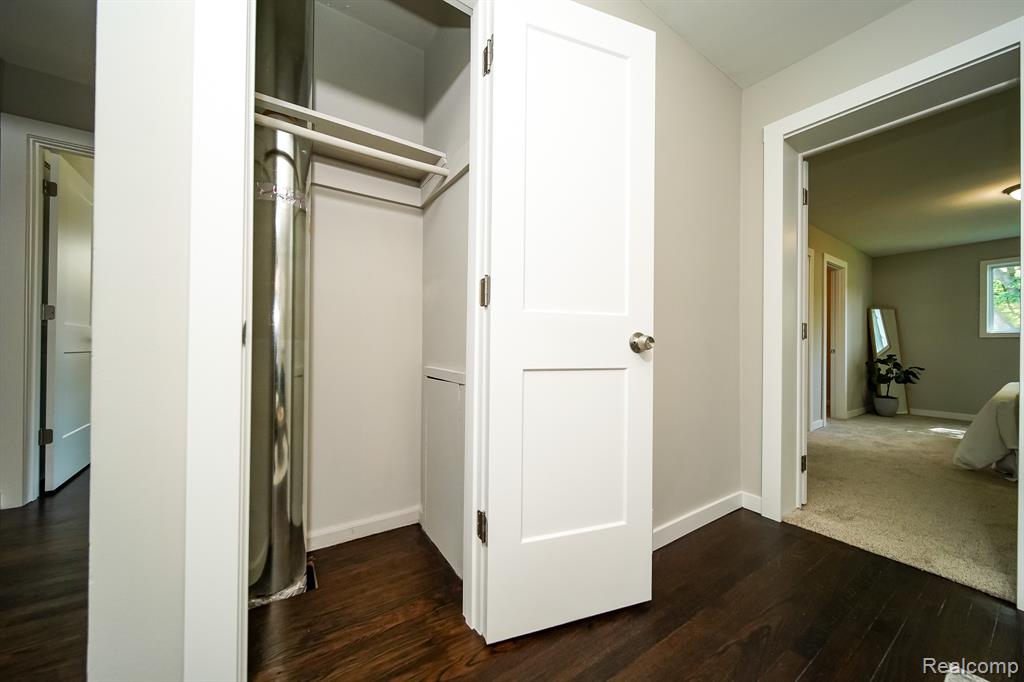 23610 Morton Street, Oak Park, MI 48237 — Photo 46