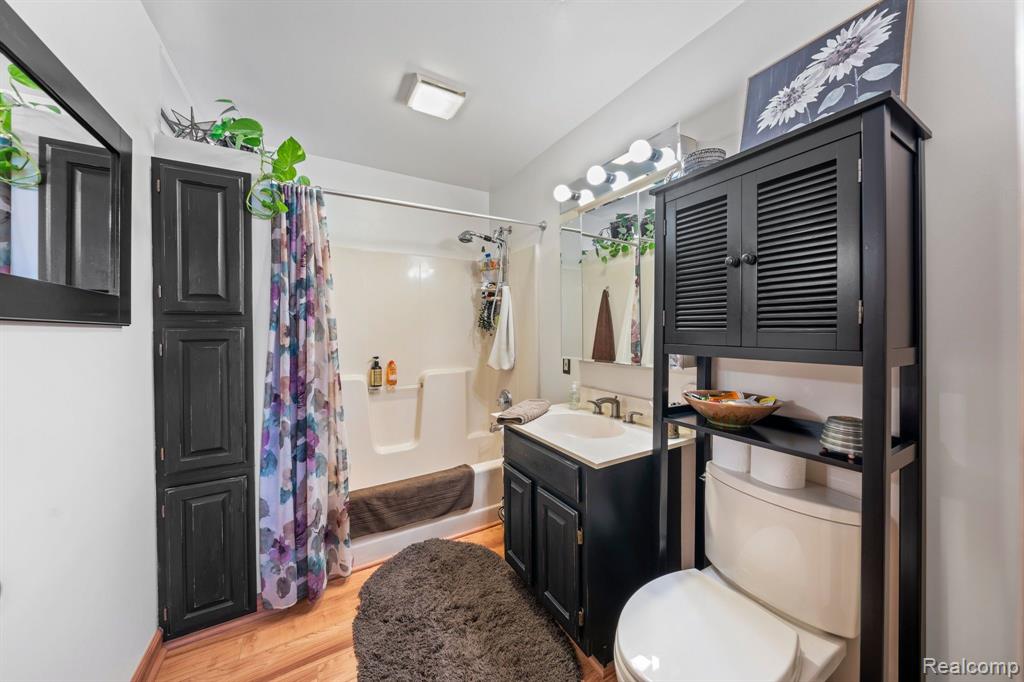 966 WOLVERINE Drive, Wolverine Lake, MI 48390 — Photo 15