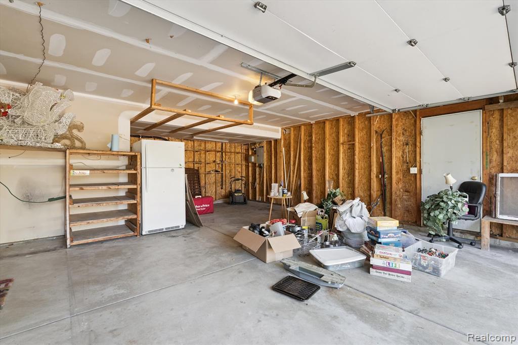 480 Andover Woods Drive, Fenton, MI 48430 — Photo 35