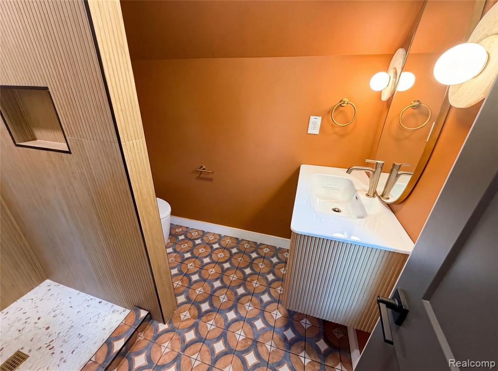 492 Algene Street, Lake Orion, MI 48362 — Photo 12