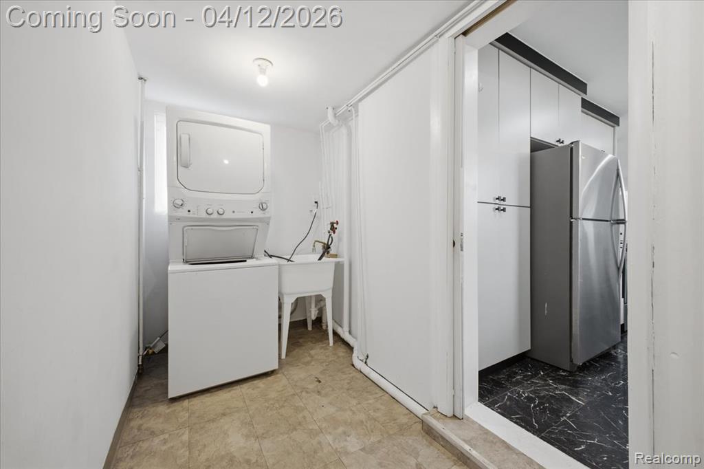 2455 Ivanhoe Drive, West Bloomfield, MI 48324 — Photo 19