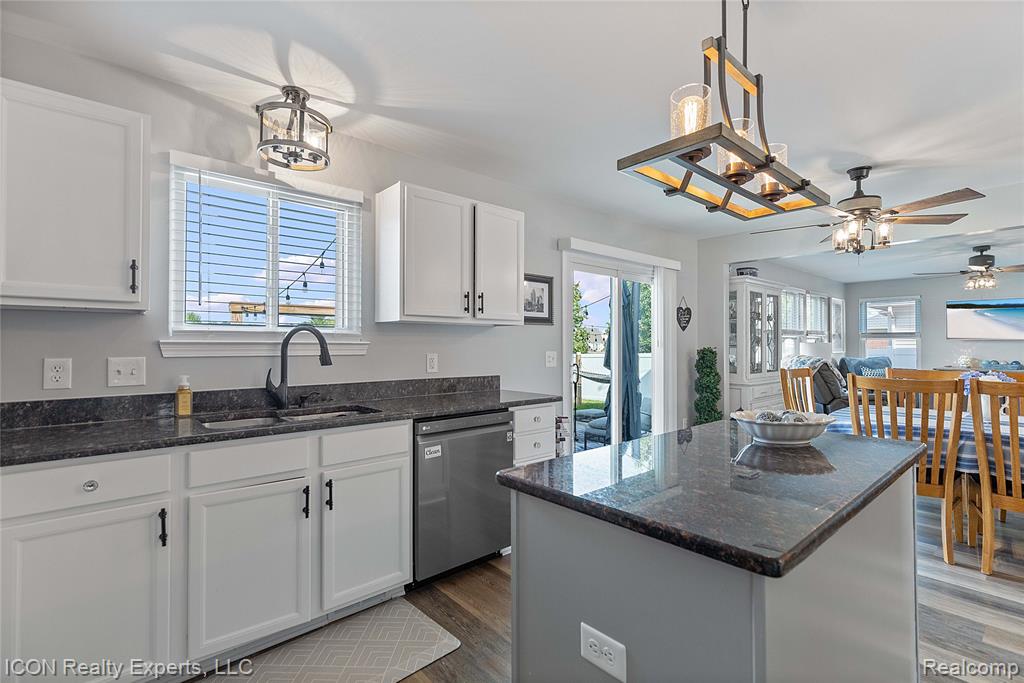 52527 Stafford Drive, Macomb, MI 48042 — Photo 9