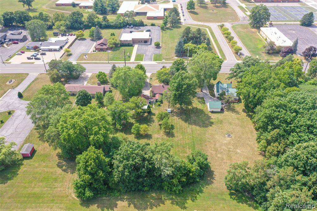 430 N Center Road, Saginaw, MI 48638 — Photo 35