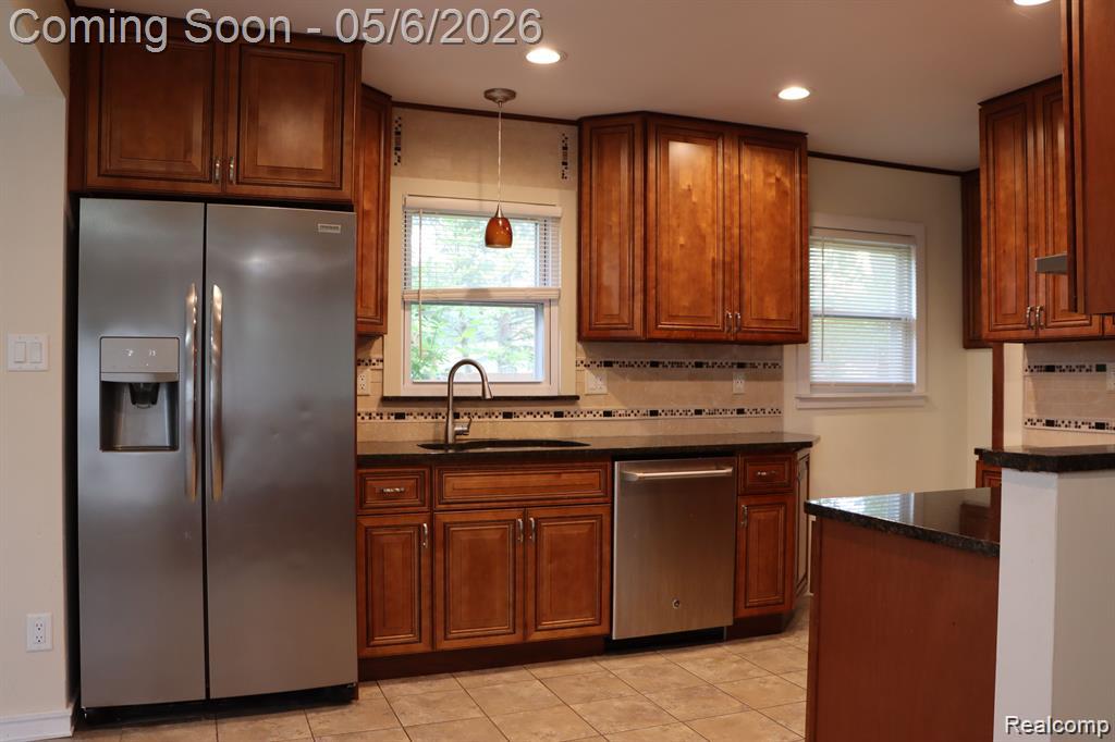 842 Hannah Drive, Troy, MI 48085 — Photo 12