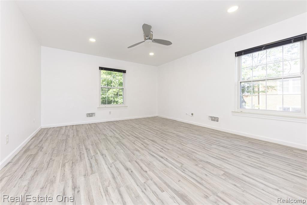 27630 W Echo Valley, 221, Farmington Hills, MI 48334 — Photo 33
