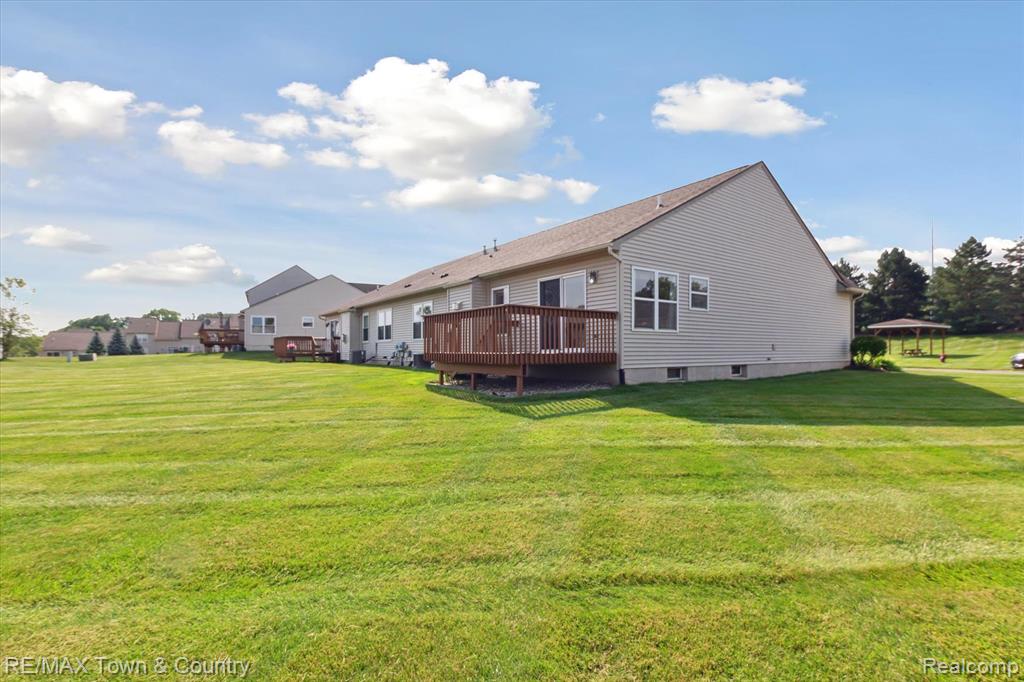 2571 ARALIA Drive, Howell, MI 48855 — Photo 43
