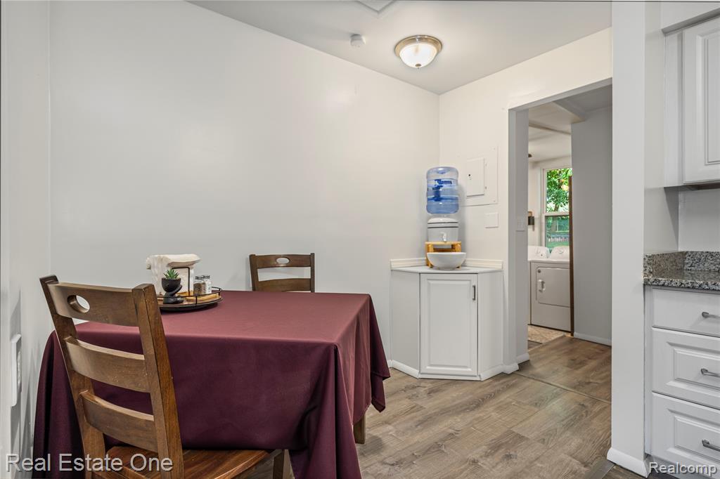 7241 Richardson Road, West Bloomfield, MI 48323 — Photo 10