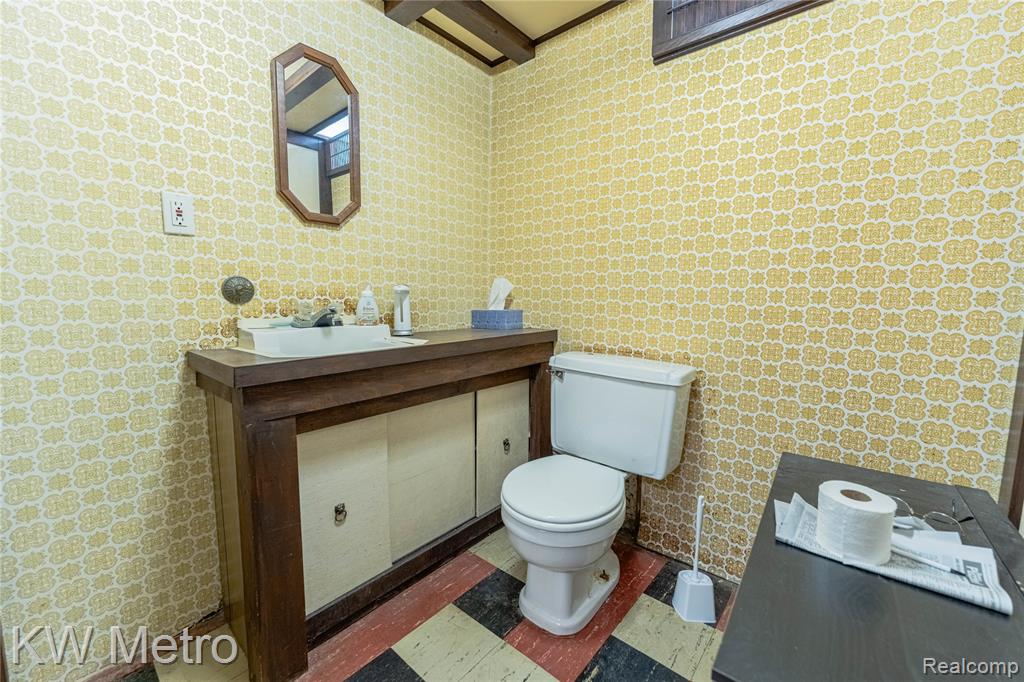 8487 Salem Lane, Dearborn Heights, MI 48127 — Photo 25