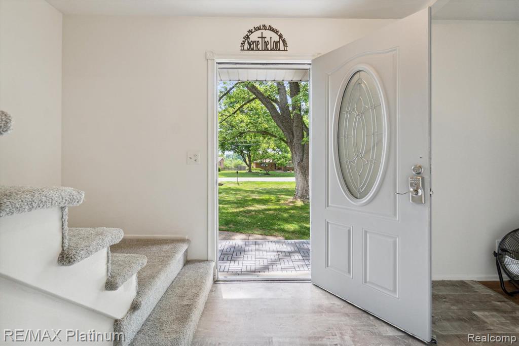 7353 GREEN VALLEY Drive, Grand Blanc, MI 48439 — Photo 6