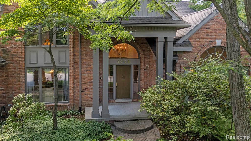4730 Mirror Lake Drive, West Bloomfield, MI 48323 — Photo 2