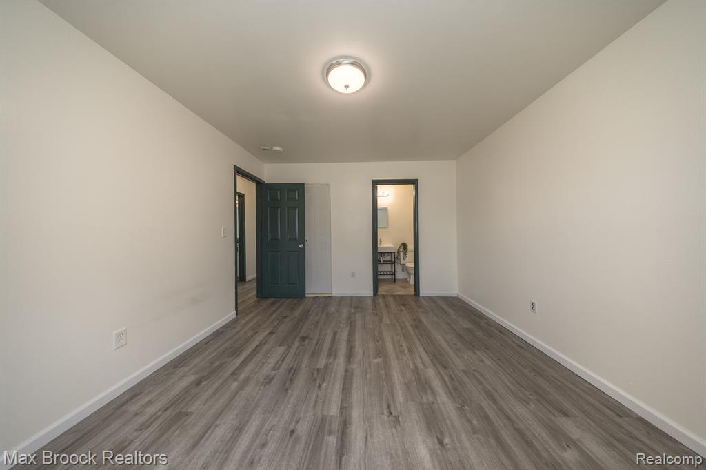 10020 ALLEN POINTE Drive N, 10020, Allen Park, MI 48101 — Photo 25
