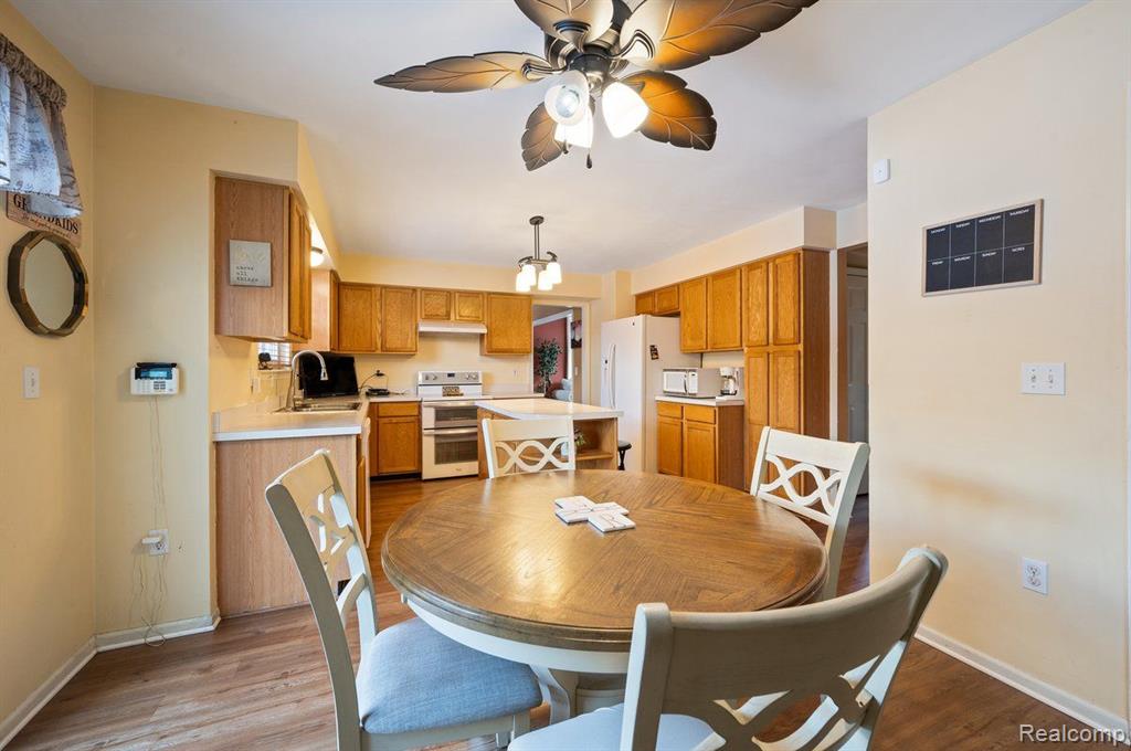14917 BROOKSIDE Drive, Van Buren, MI 48111 — Photo 8