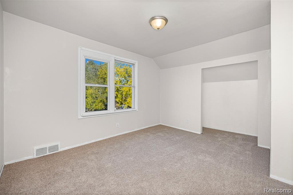 18680 Westphalia, Detroit, MI 48205 — Photo 21