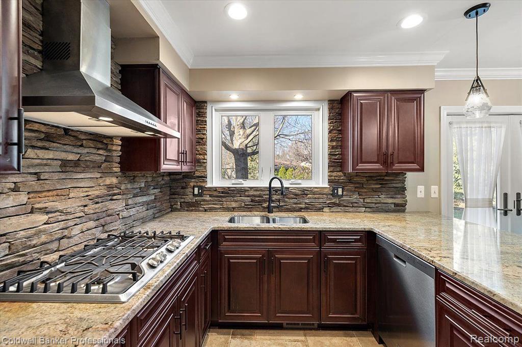 9485 BAYWOOD Drive, Plymouth, MI 48170 — Photo 22