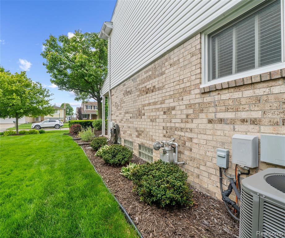 42736 BOULDEN Court, Canton, MI 48187 — Photo 28