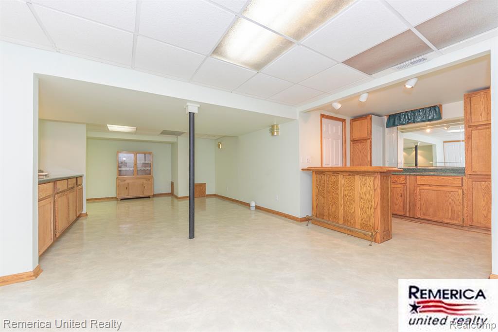46206 LARCHMONT Drive, Canton, MI 48187 — Photo 40