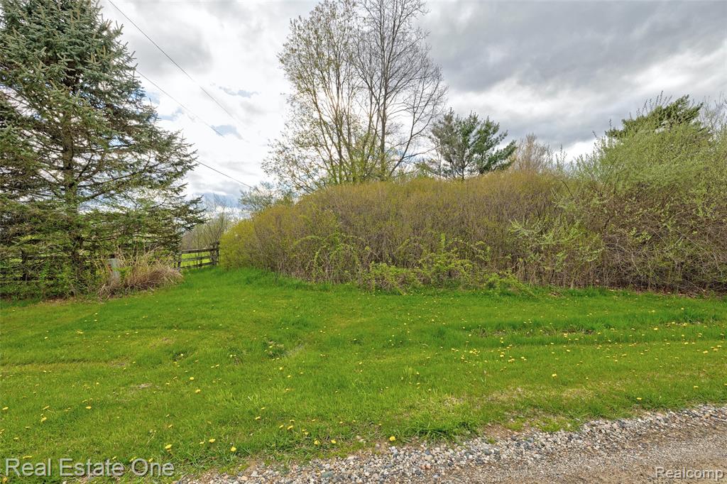 590 Judi Ann Lane, Holly, MI 48442 — Photo 20