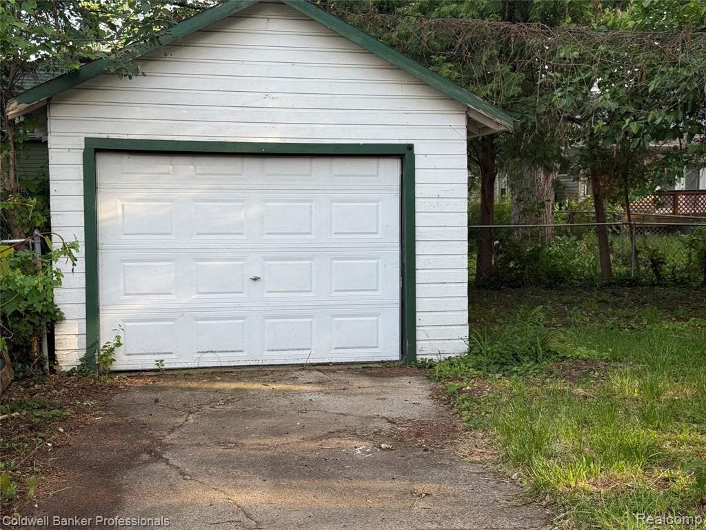 624 E Saratoga Street, Ferndale, MI 48220 — Photo 16