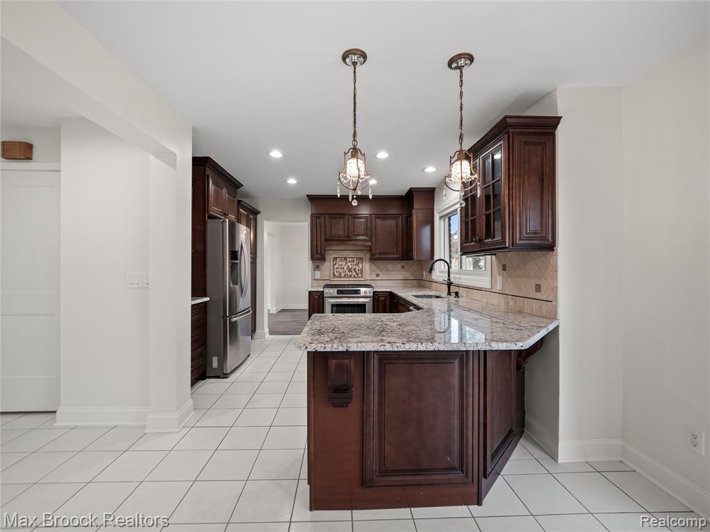 6150 Anne Drive, West Bloomfield, MI — Photo 8
