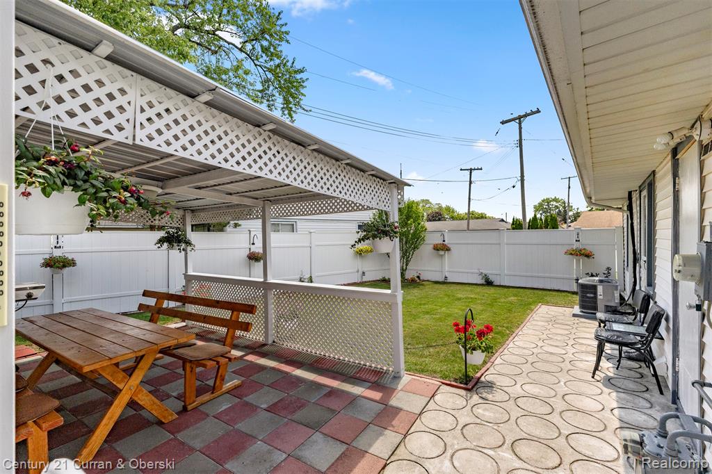 420 Lytle Place, Garden City, MI — Photo 29