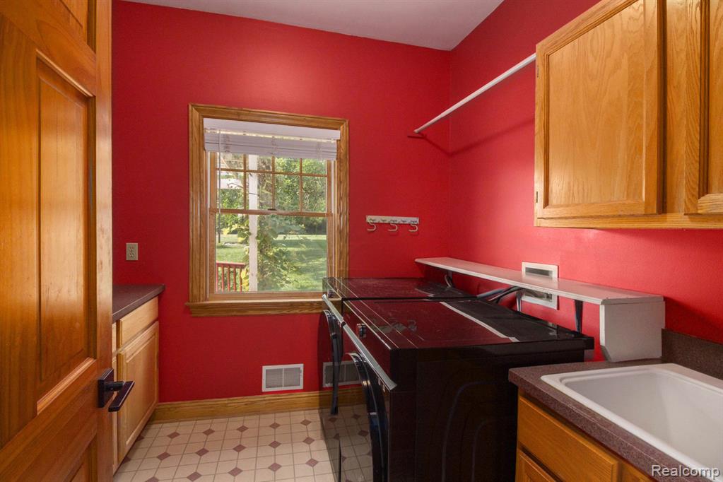 8472 Maltby Road, Brighton, MI 48116 — Photo 25