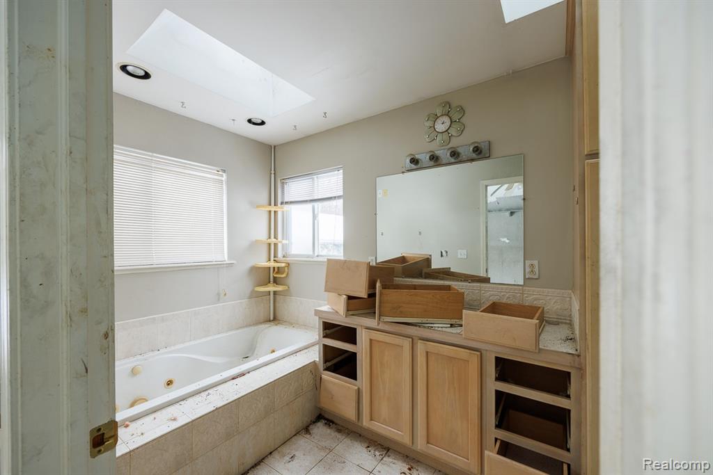 4394 N Center Road, Flint, MI 48506 — Photo 10