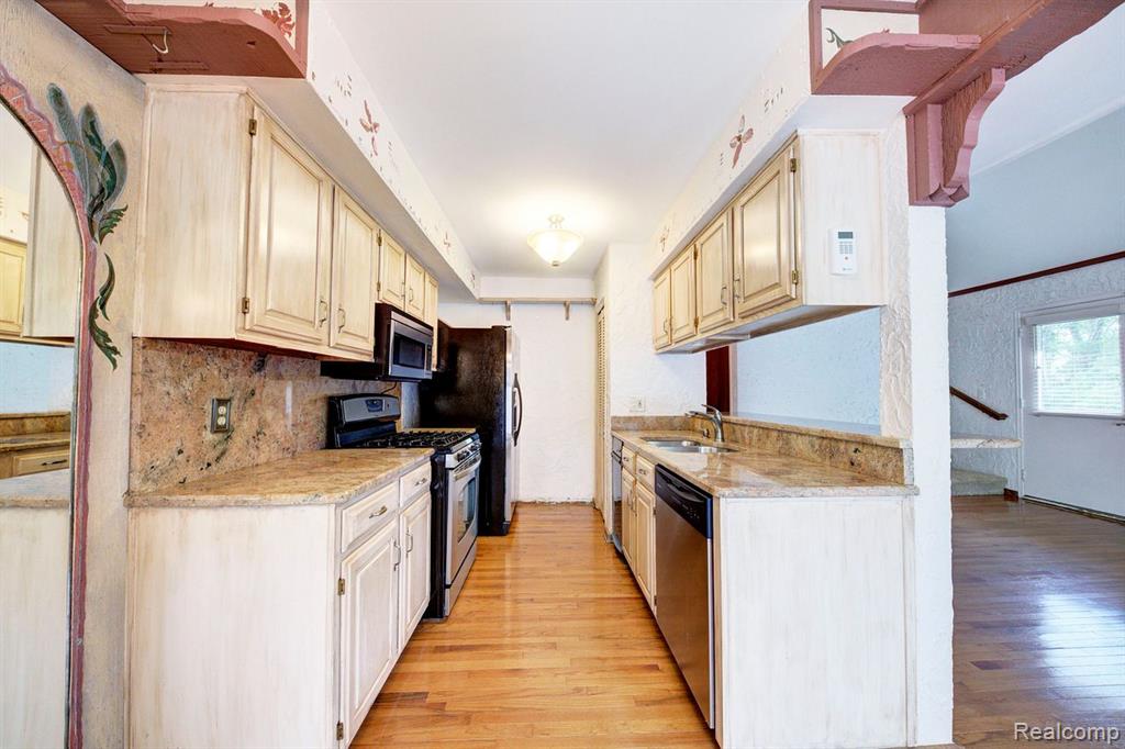 20832 E Glen Haven Circle, Northville, MI 48167 — Photo 6