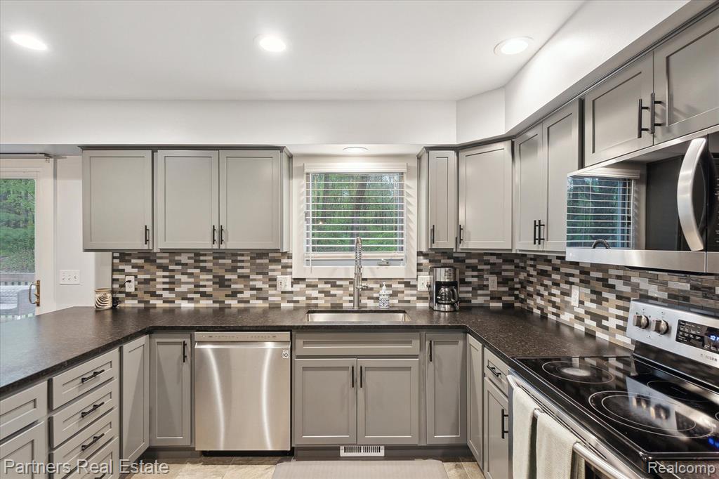 8600 2ND Street, Pinckney, MI 48169 — Photo 15