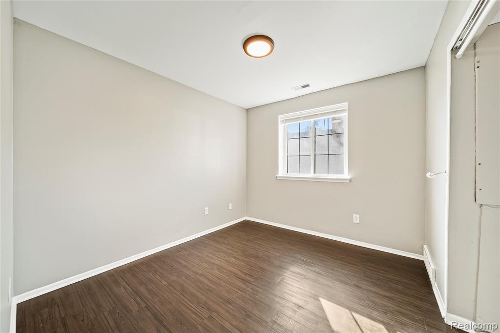 45200 Keding Street, Utica, MI 48317 — Photo 10