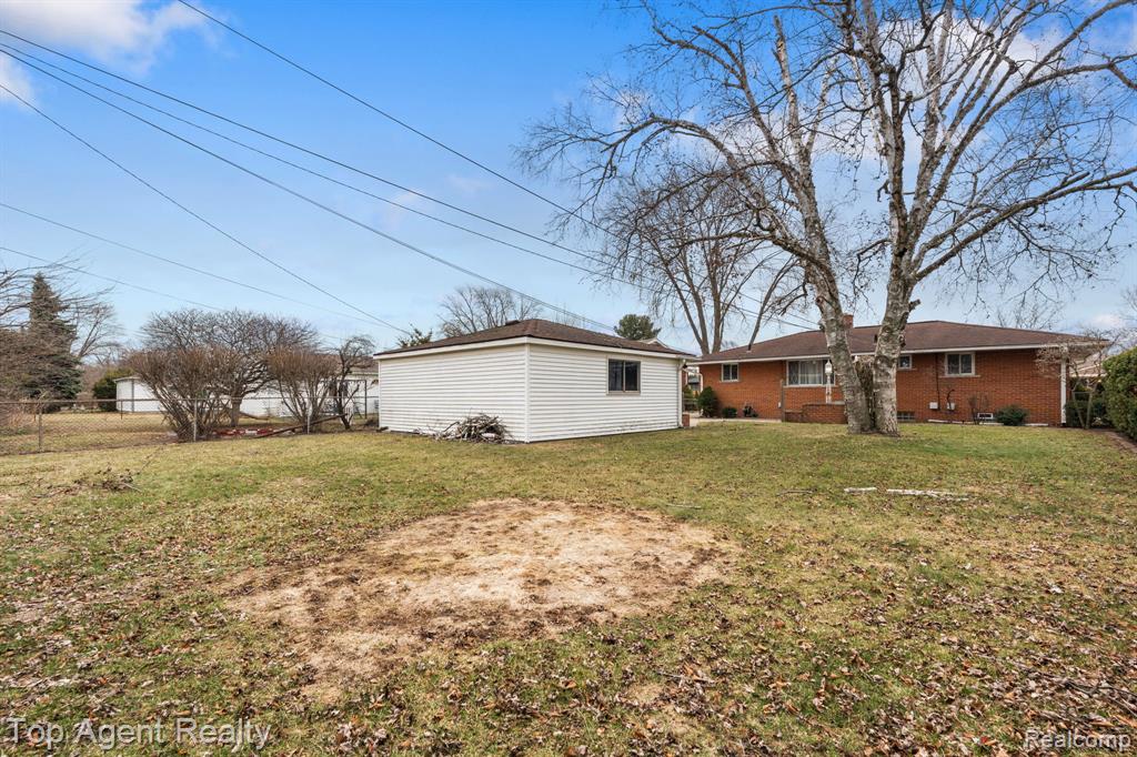 9001 Shannon Drive, Sterling Heights, MI 48314 — Photo 28