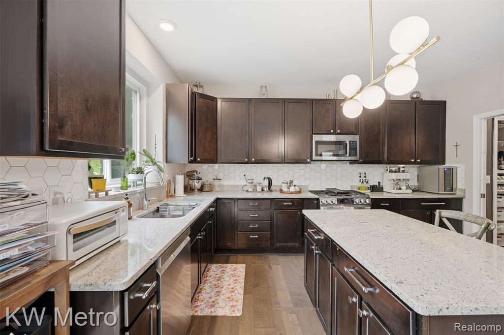 4953 W Stonegate Circle, Lake Orion, MI — Photo 13