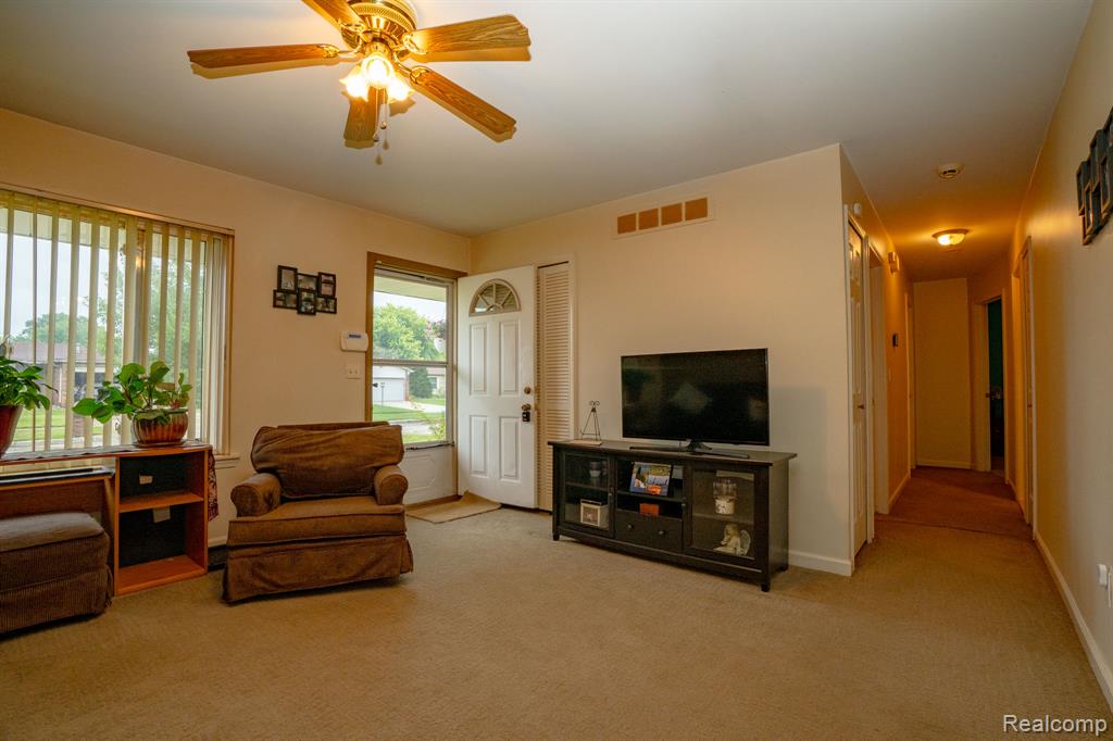 41381 Clayton Street, Clinton Twp, MI 48038 — Photo 5