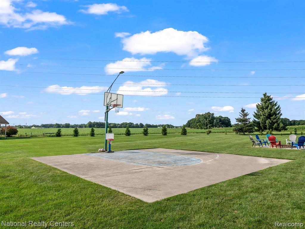 391 MCINTOSH, Almont, MI 48003 — Photo 13