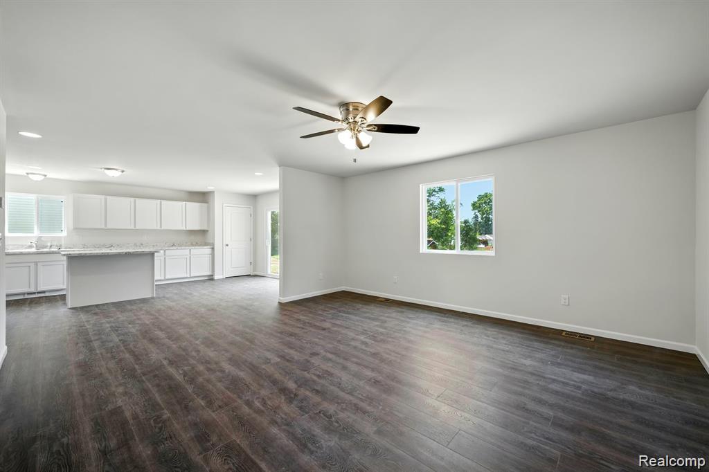 5750 Copper Tree Park, Waterford, MI 48327 — Photo 6