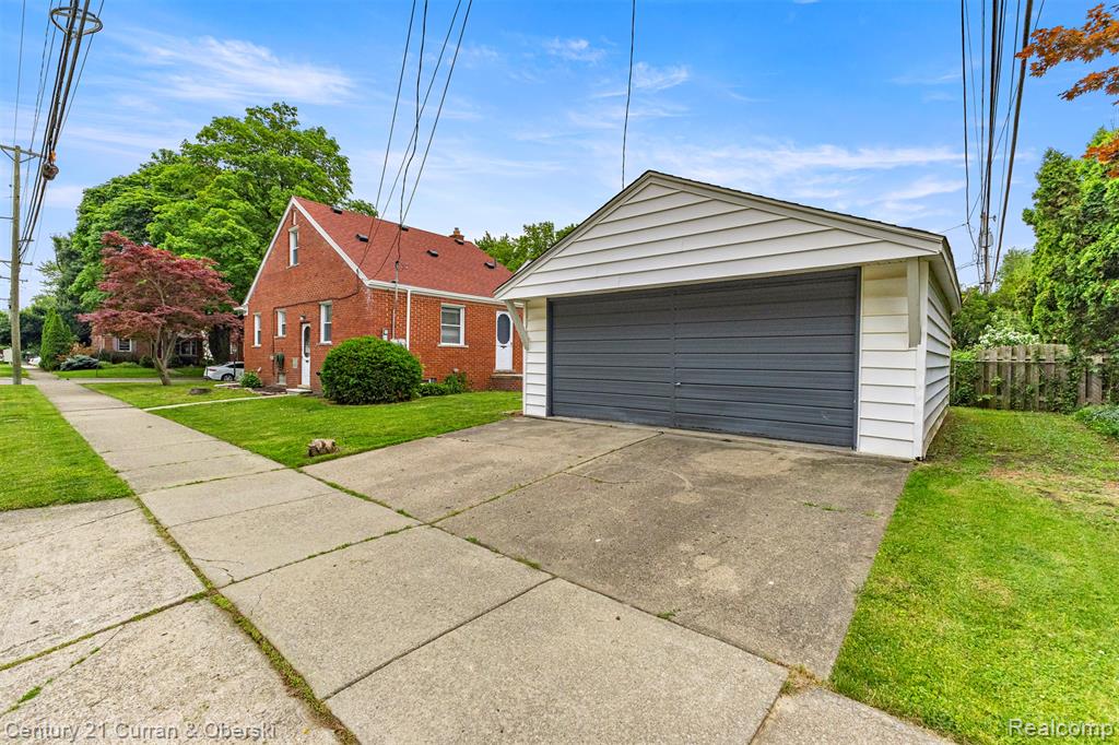 8904 Becker Avenue, Allen Park, MI 48101 — Photo 24