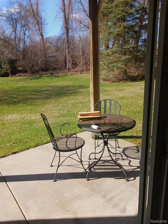 644 MILL POINTE Drive, Milford, MI 48381 — Photo 26