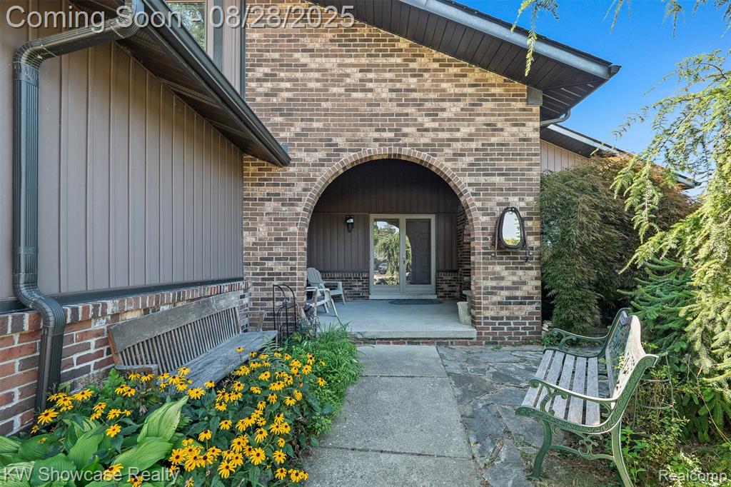 48150 Lake Valley Drive, Shelby Twp, MI 48317 — Photo 6