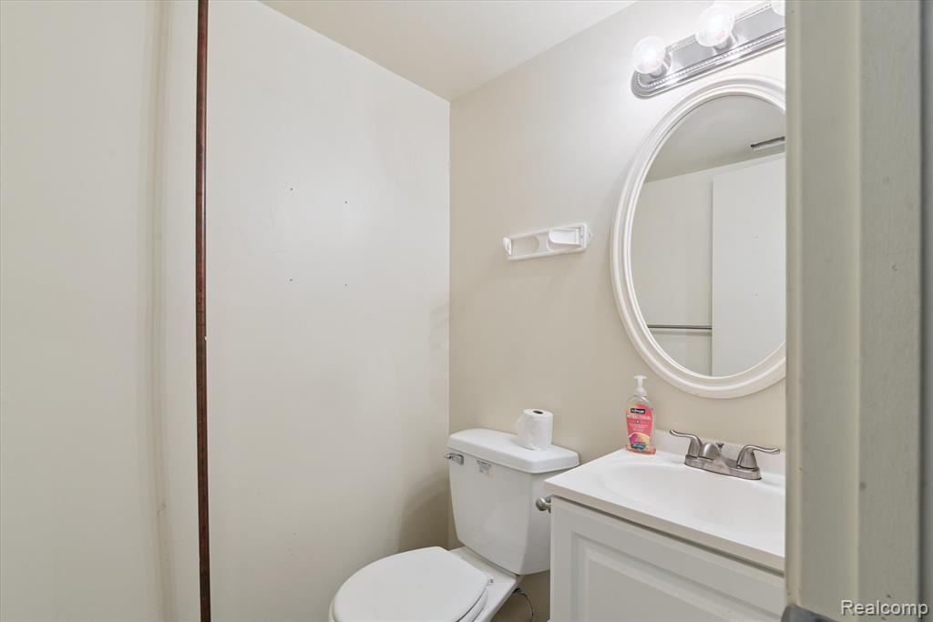 8346 Lakeview Drive, Ypsilanti, MI 48198 — Photo 24